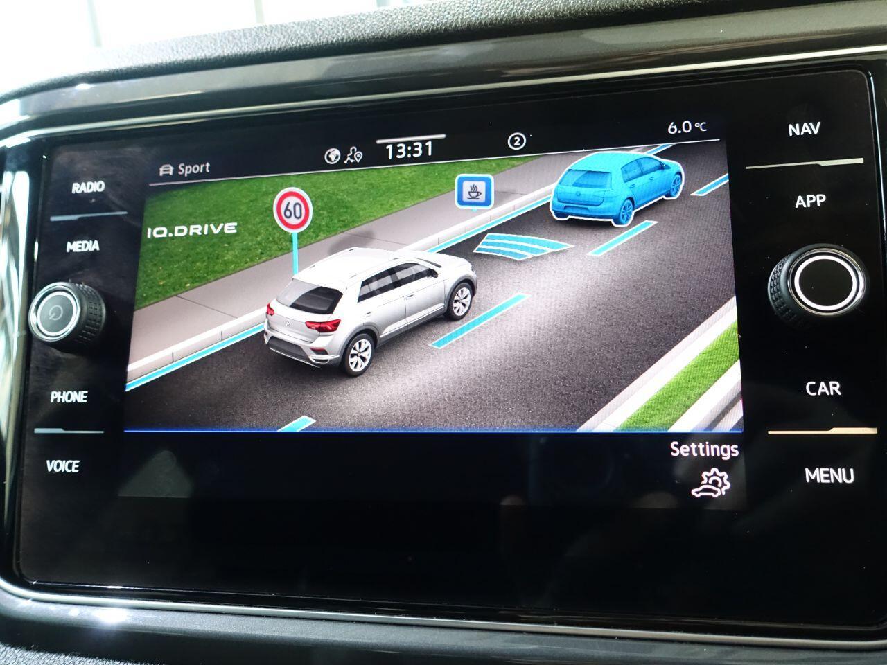 Volkswagen T-Roc - Image 34