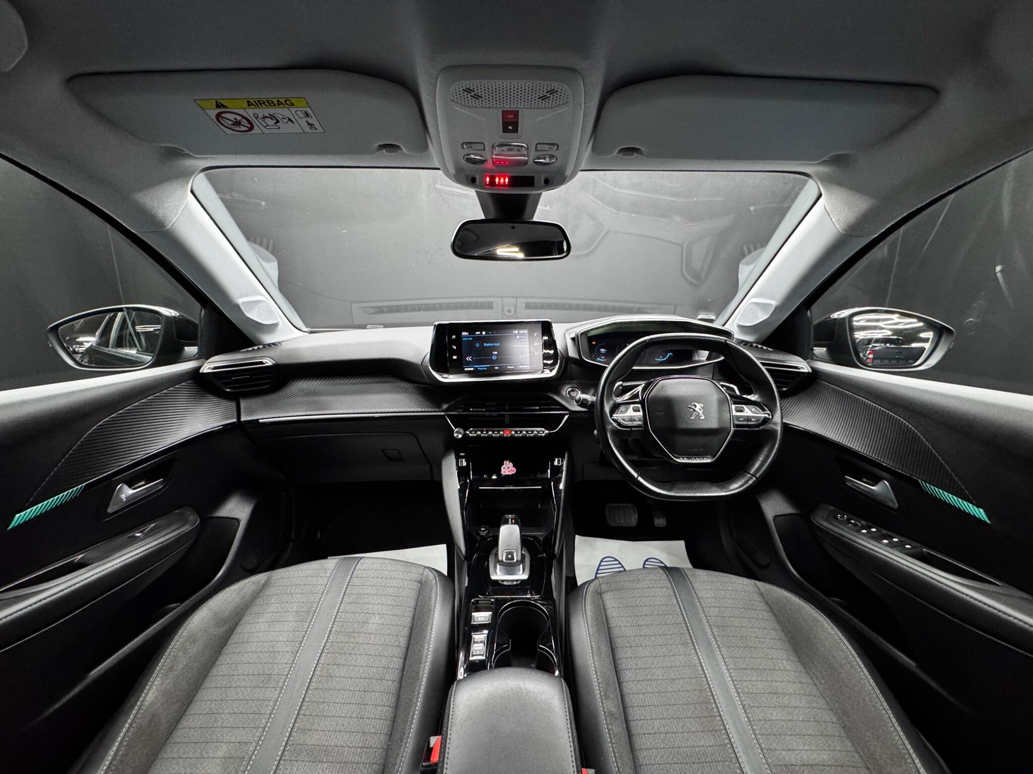 Peugeot 208 - Image 17