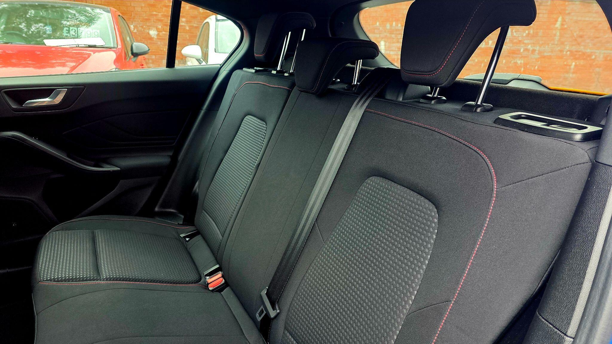 Ford Focus - Image 16