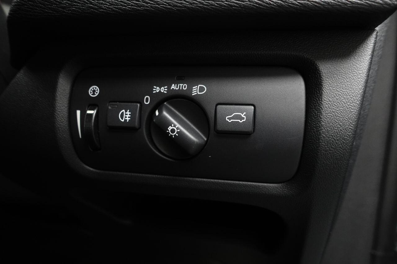 Volvo V40 - Image 42