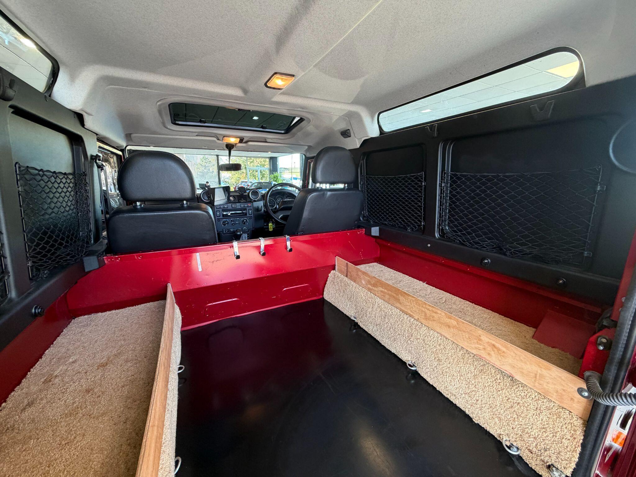 Land Rover Defender 90 - Image 3