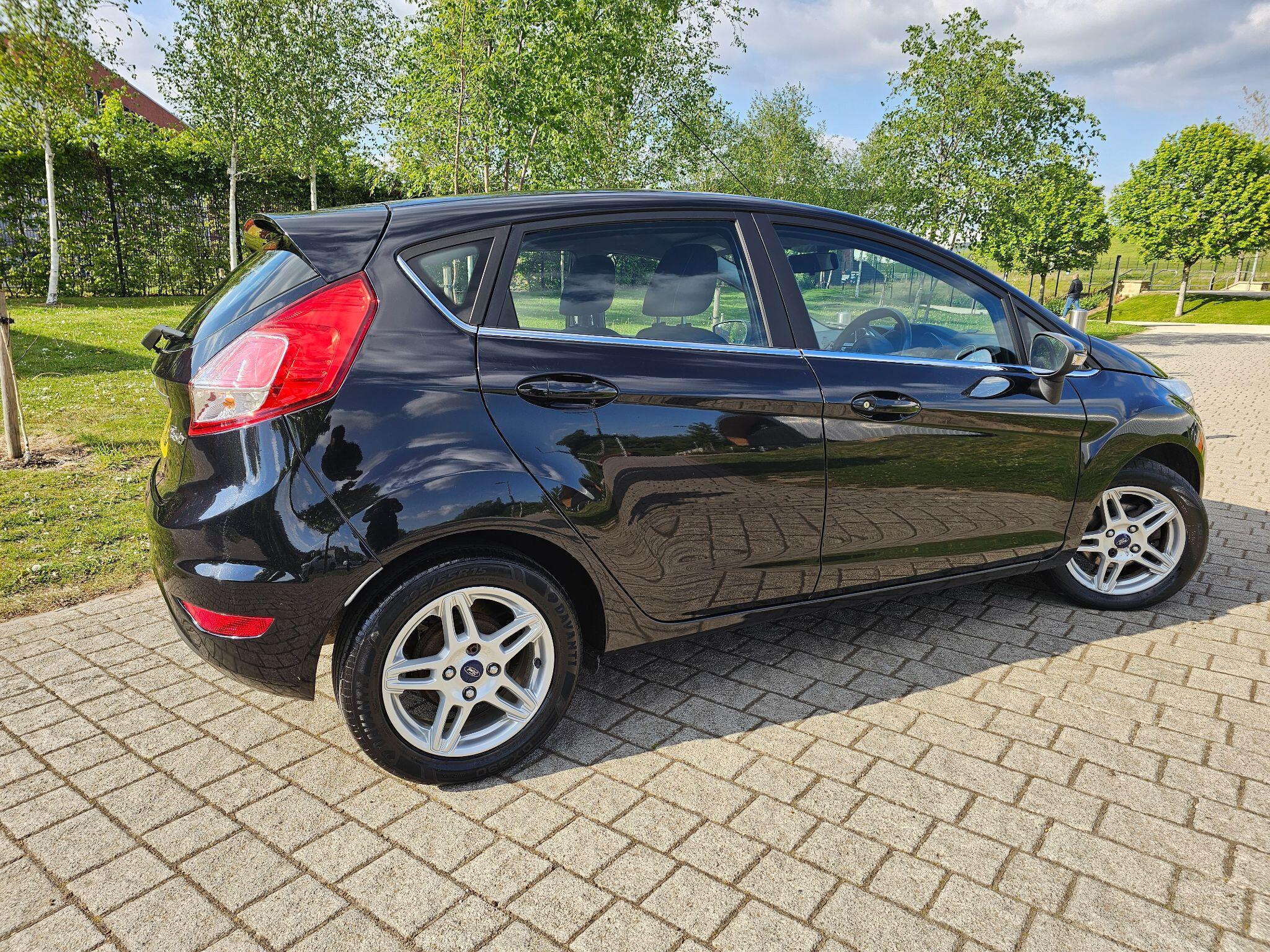 Ford Fiesta - Image 10