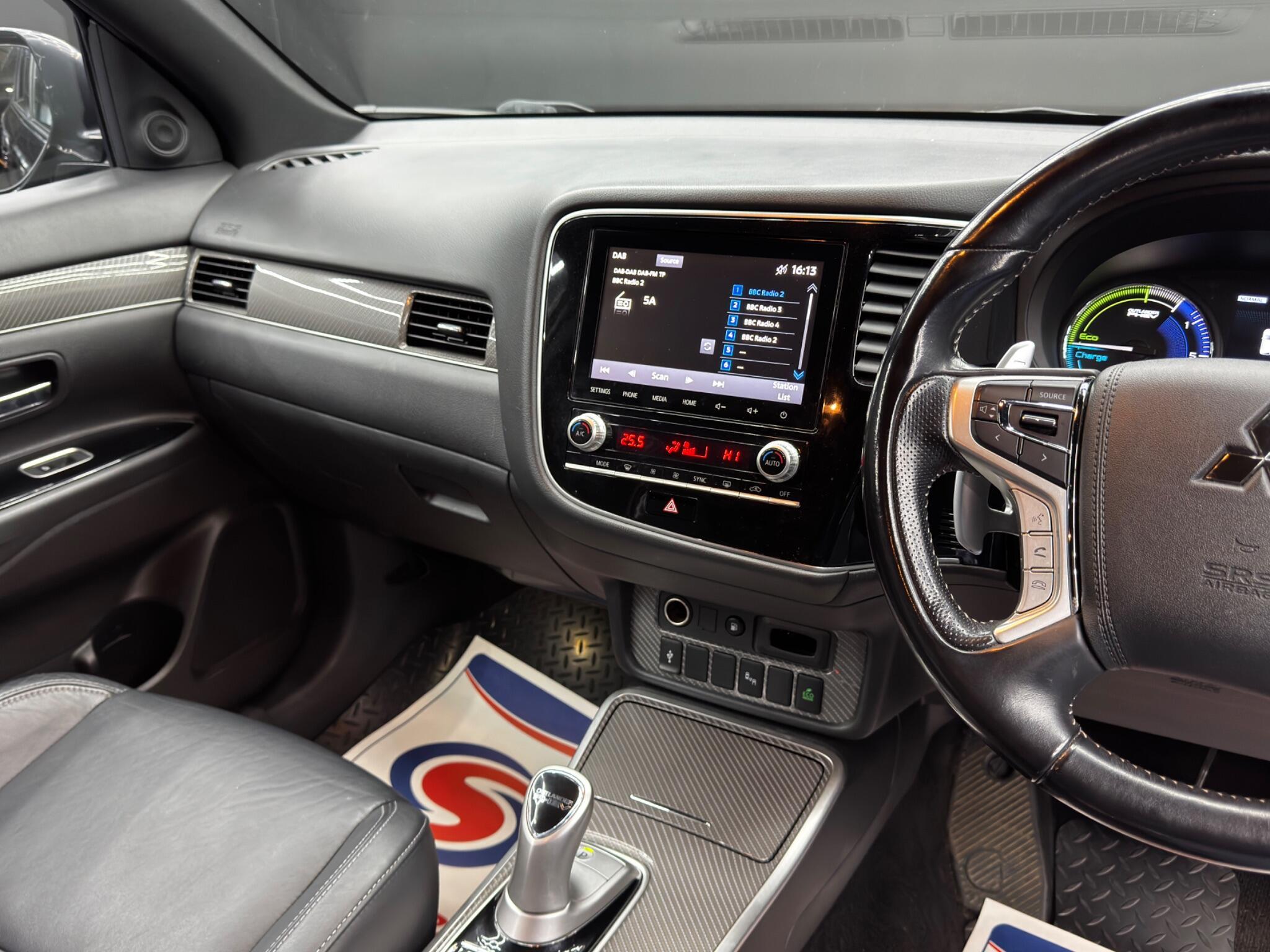 Mitsubishi Outlander - Image 23