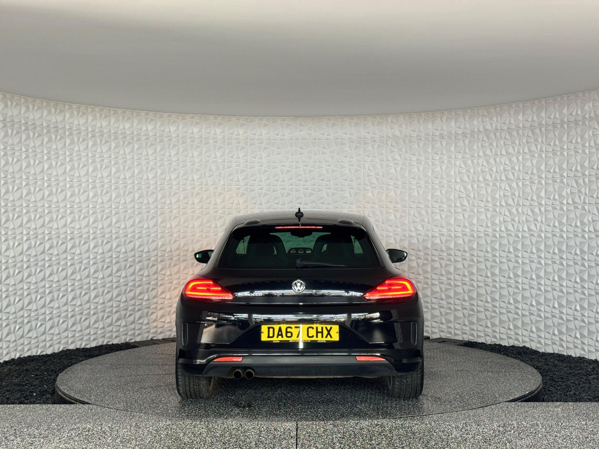 Volkswagen Scirocco - Image 14