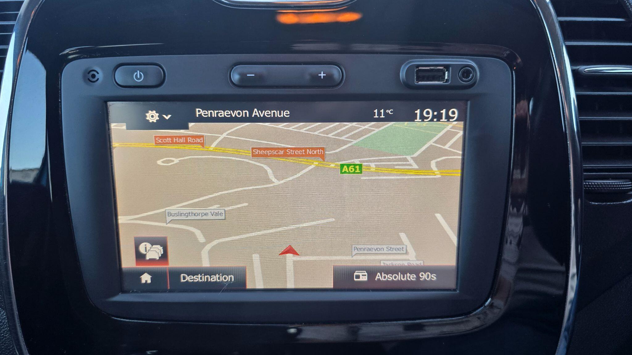 Renault Captur - Image 30