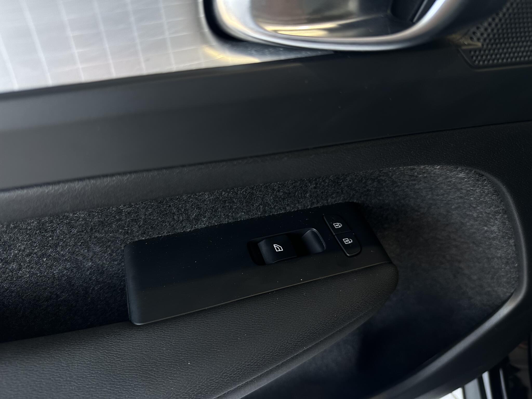 Volvo XC40 - Image 16