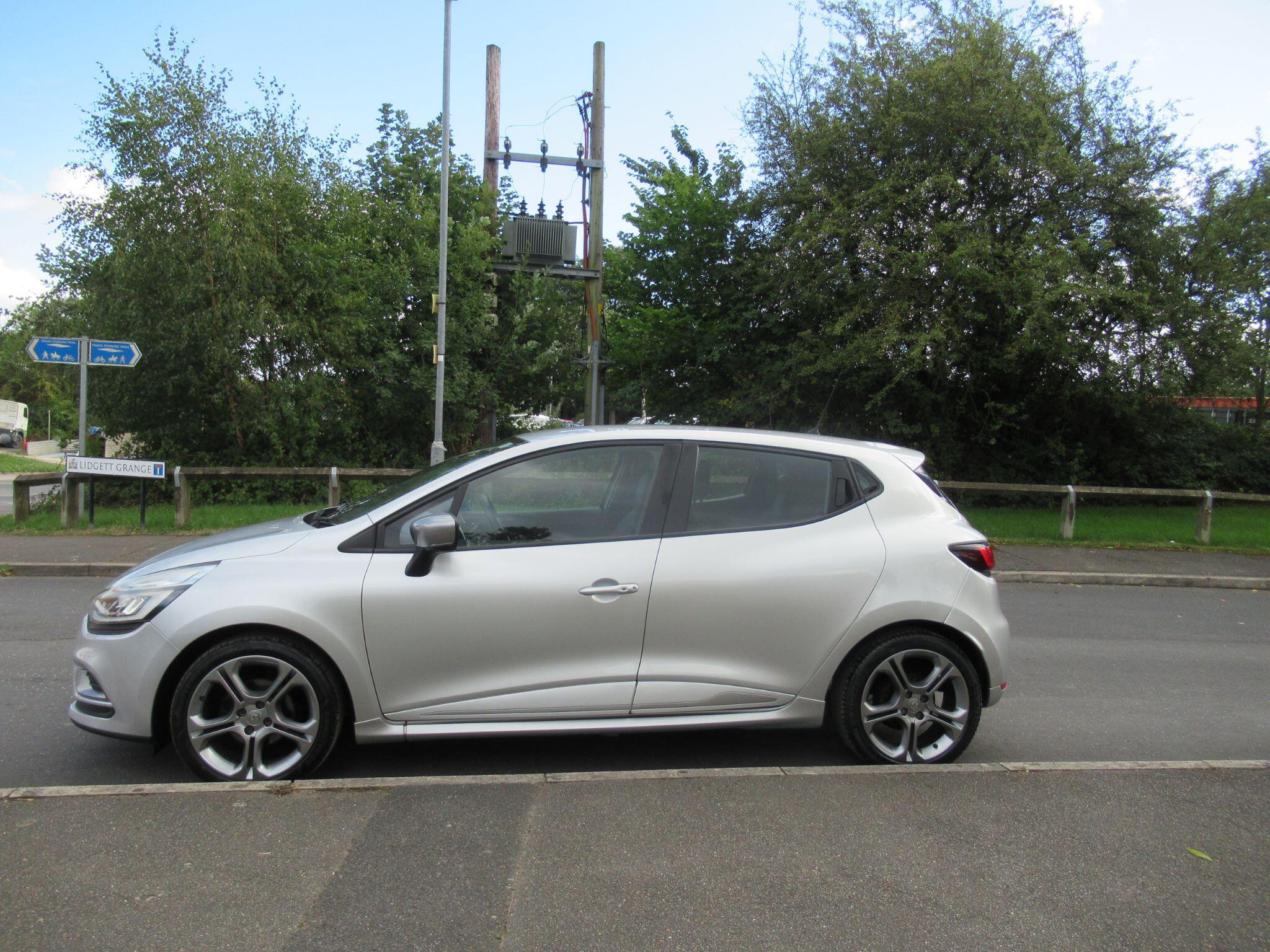 Renault Clio - Image 3