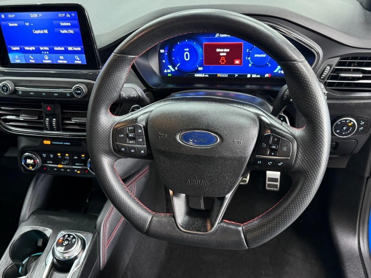 Ford Focus - Image 15