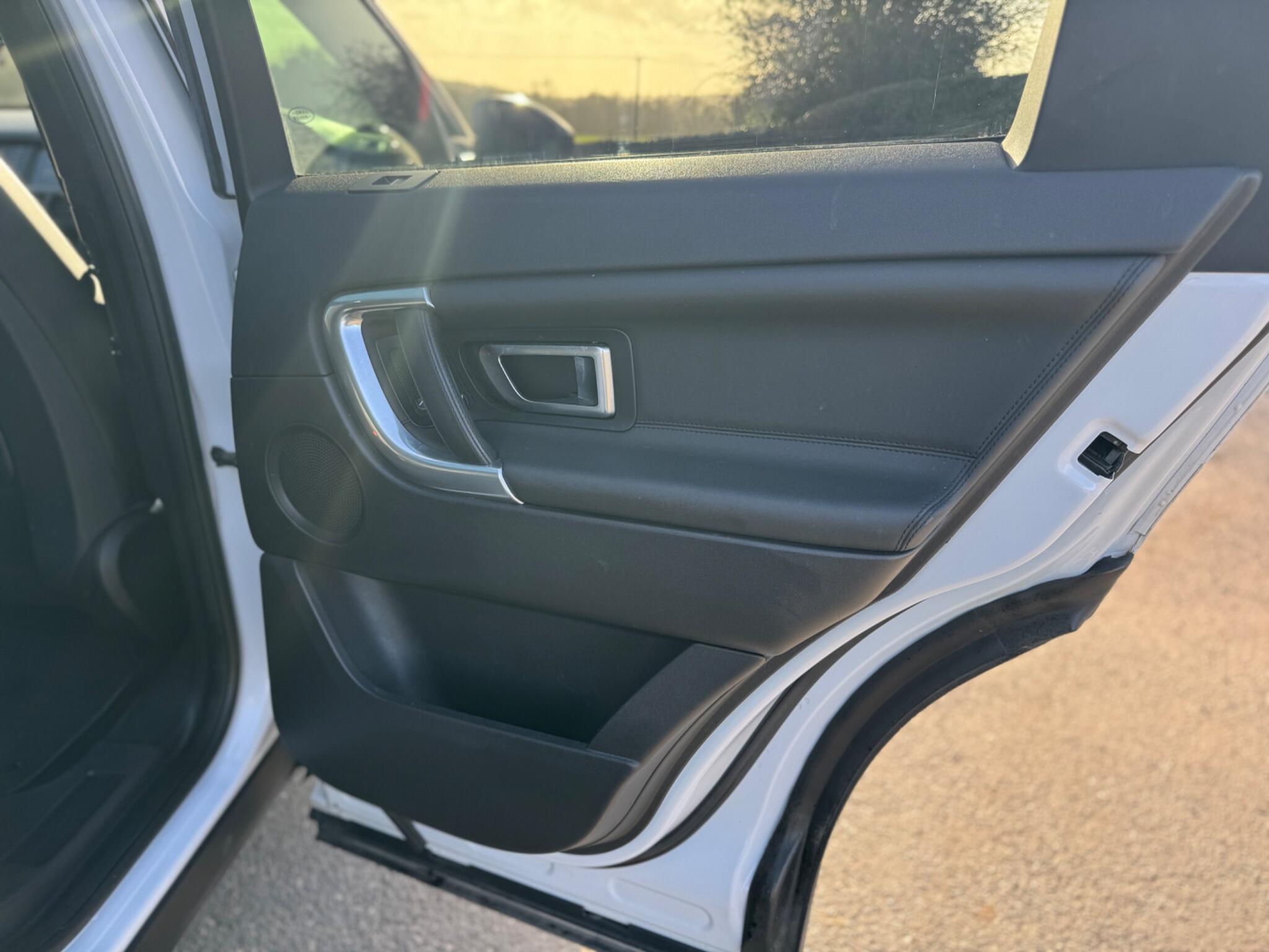 Land Rover DISCOVERY SPORT - Image 33