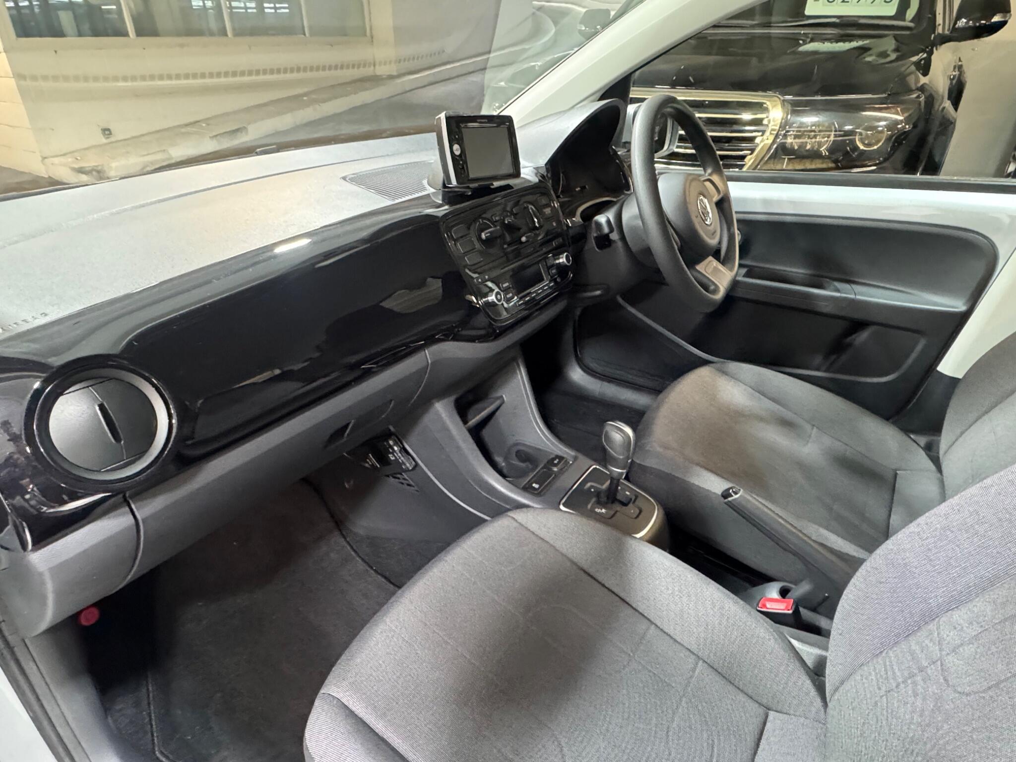 Volkswagen up! - Image 10