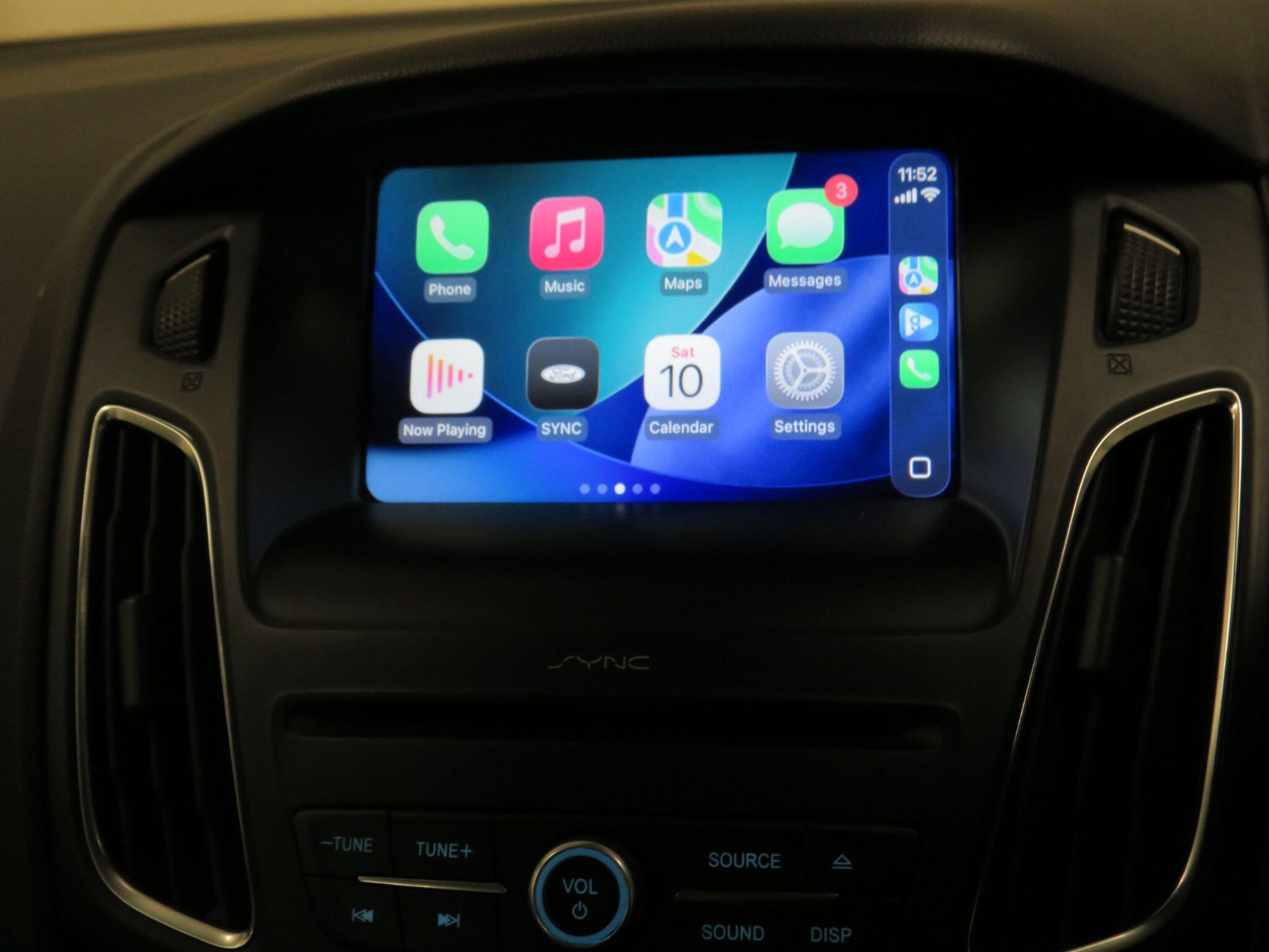 Ford Focus - Image 18
