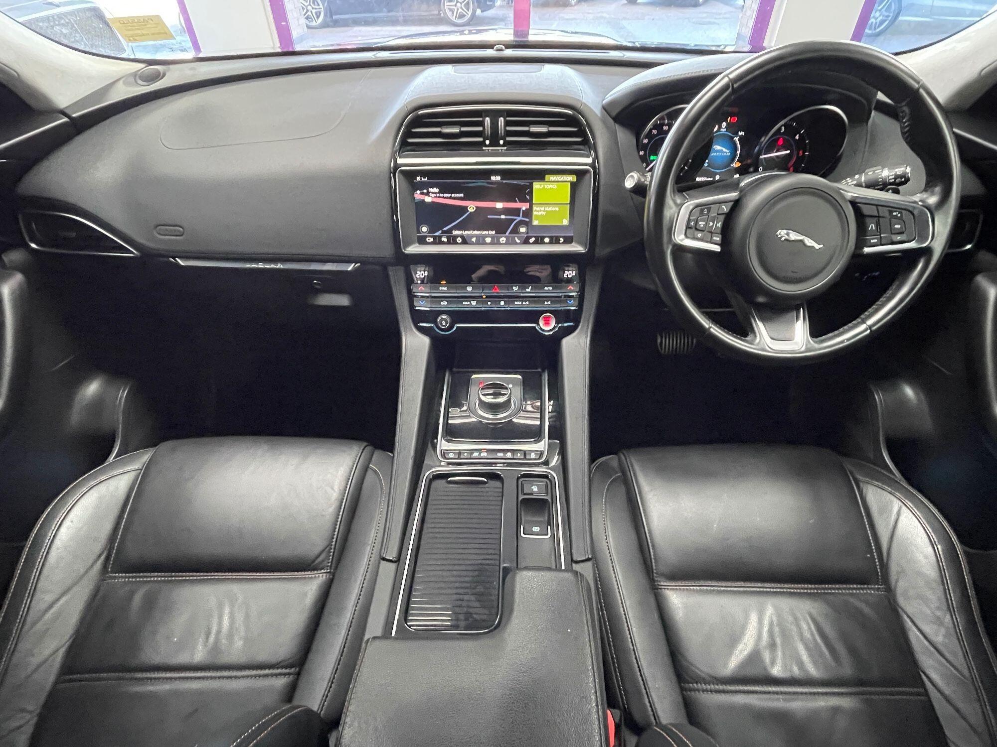 Jaguar F-Pace - Image 2