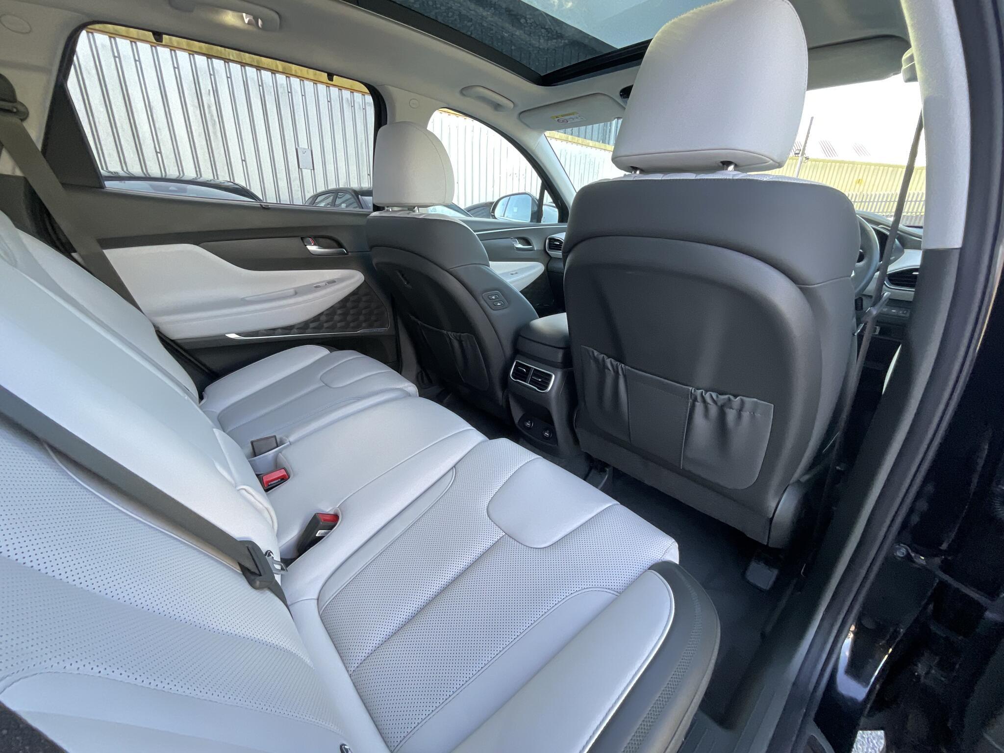 Hyundai Santa Fe - Image 10