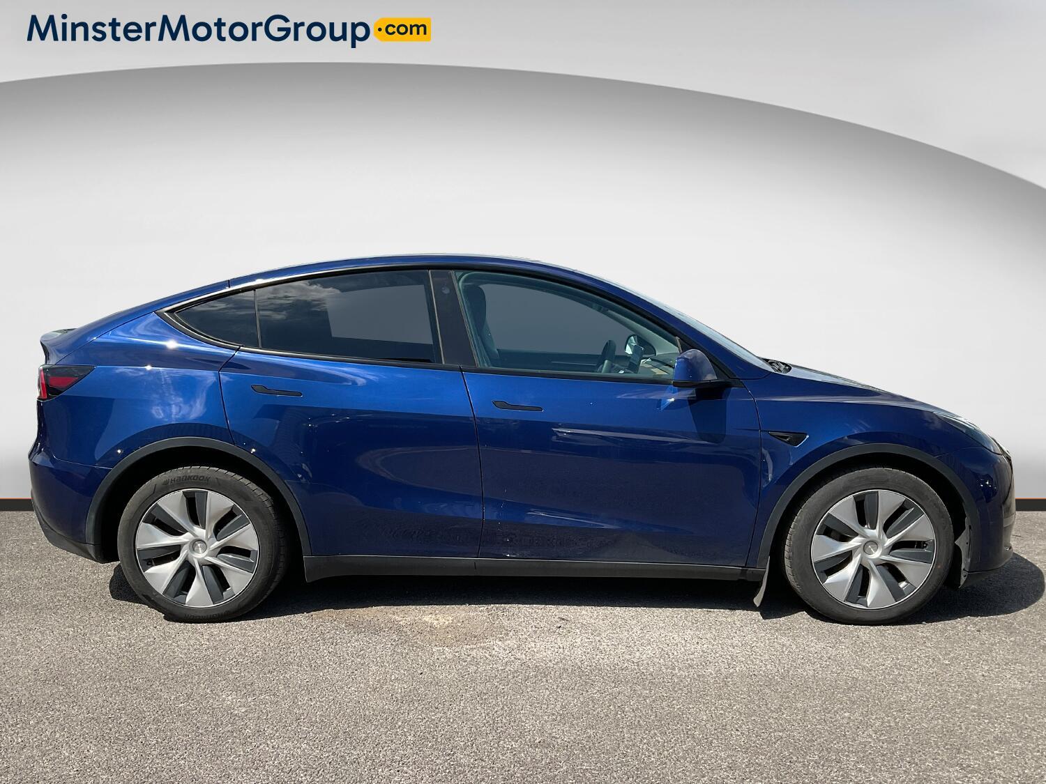 Tesla Model Y - Image 2