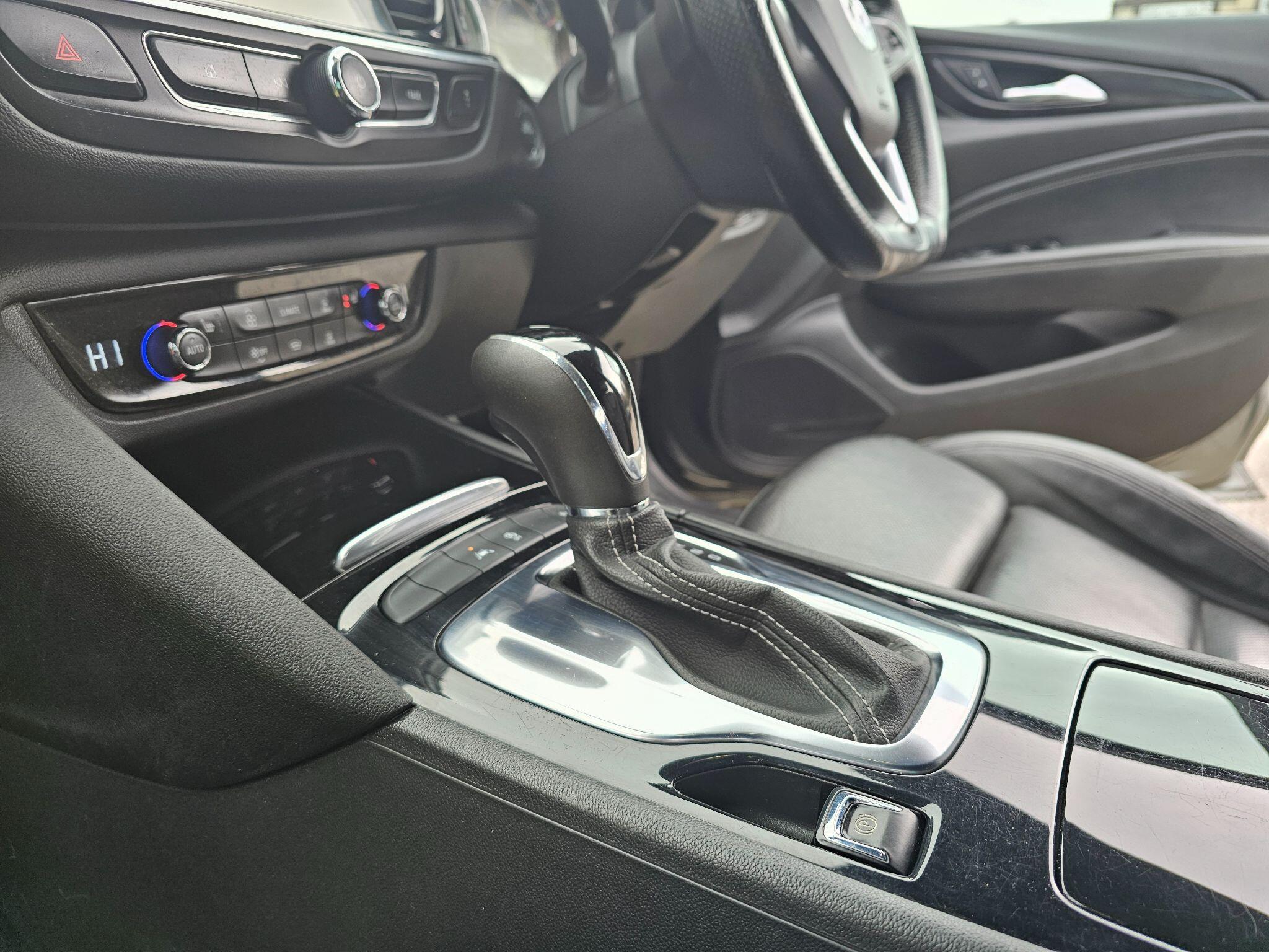 Vauxhall Insignia - Image 19