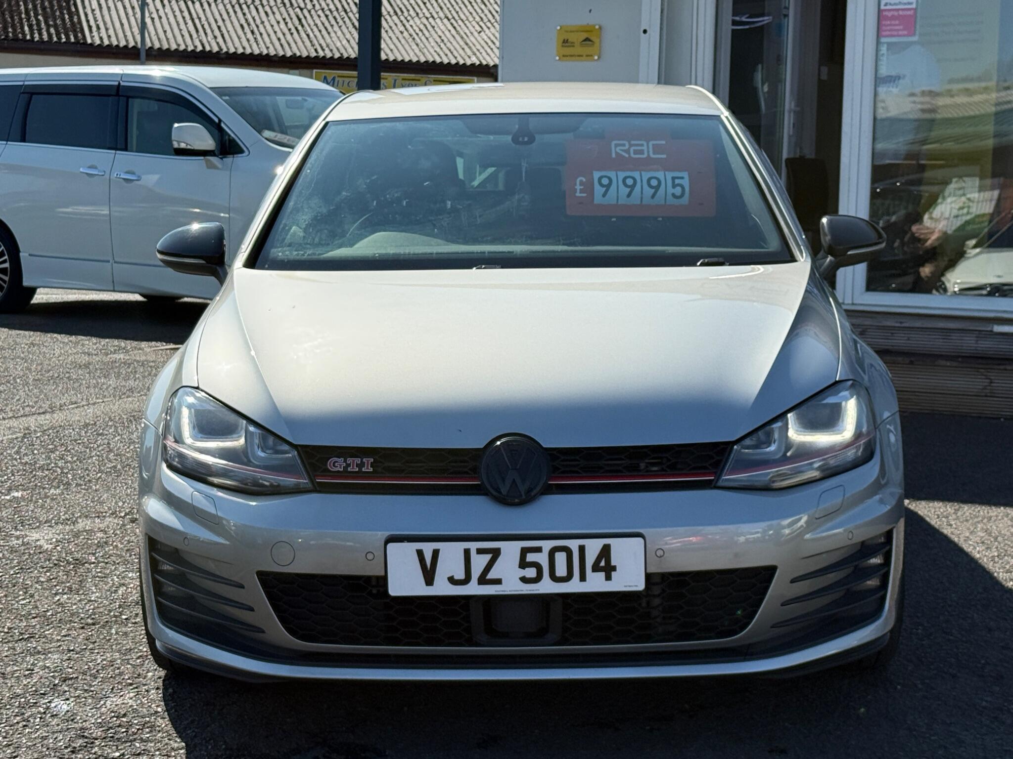 Volkswagen Golf - Image 4