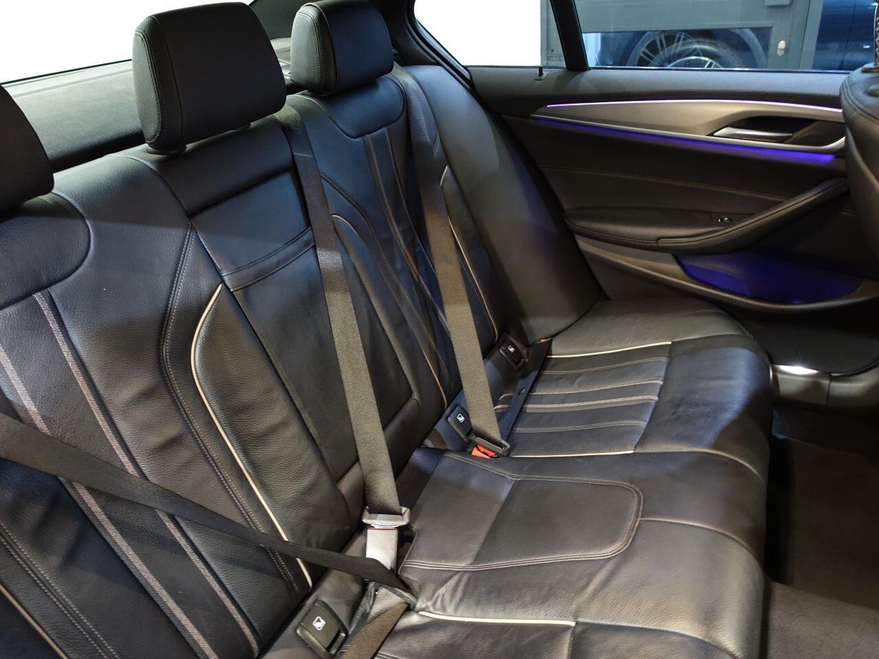 BMW 5 Series - Image 19