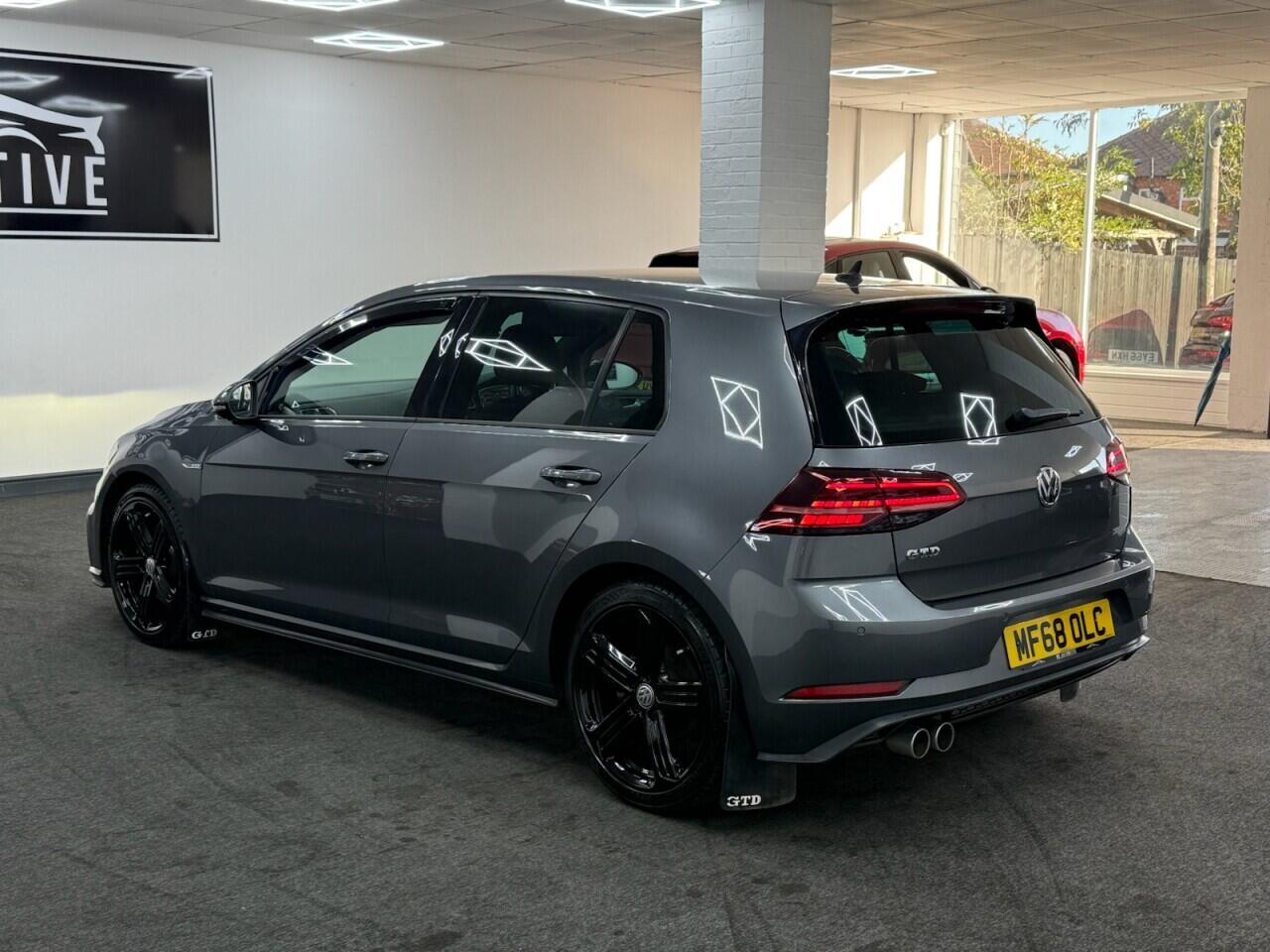 Volkswagen Golf - Image 5