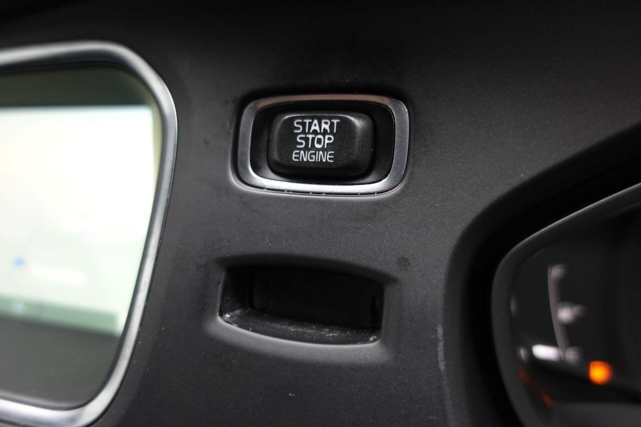 Volvo V40 - Image 35