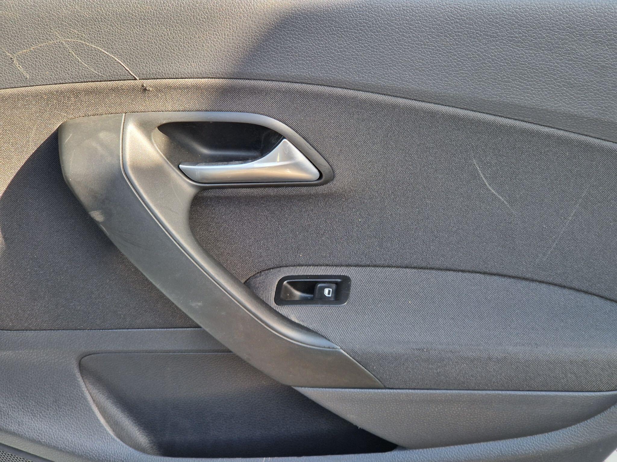 Volkswagen Polo - Image 34