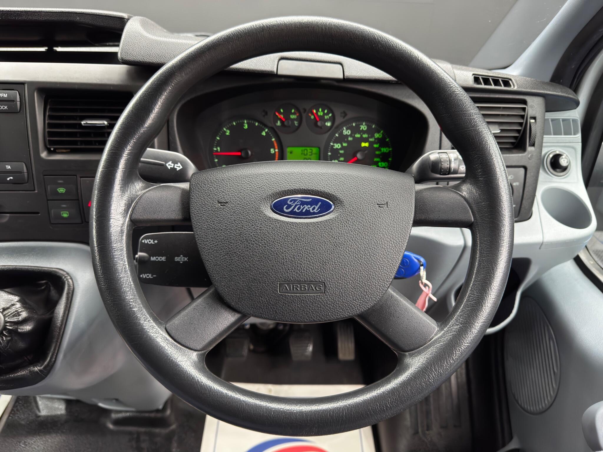 Ford Transit - Image 22