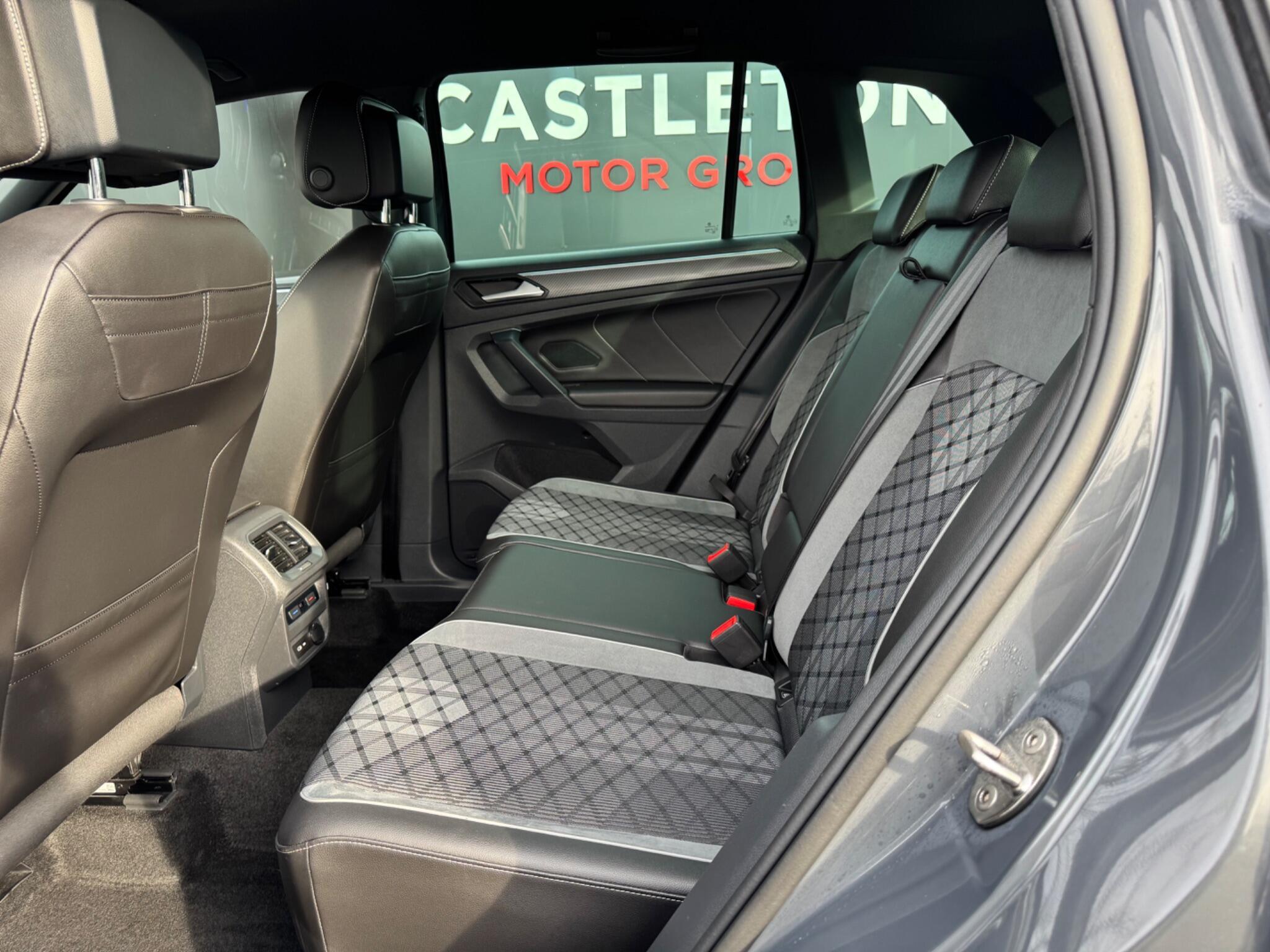 Volkswagen Tiguan - Image 18