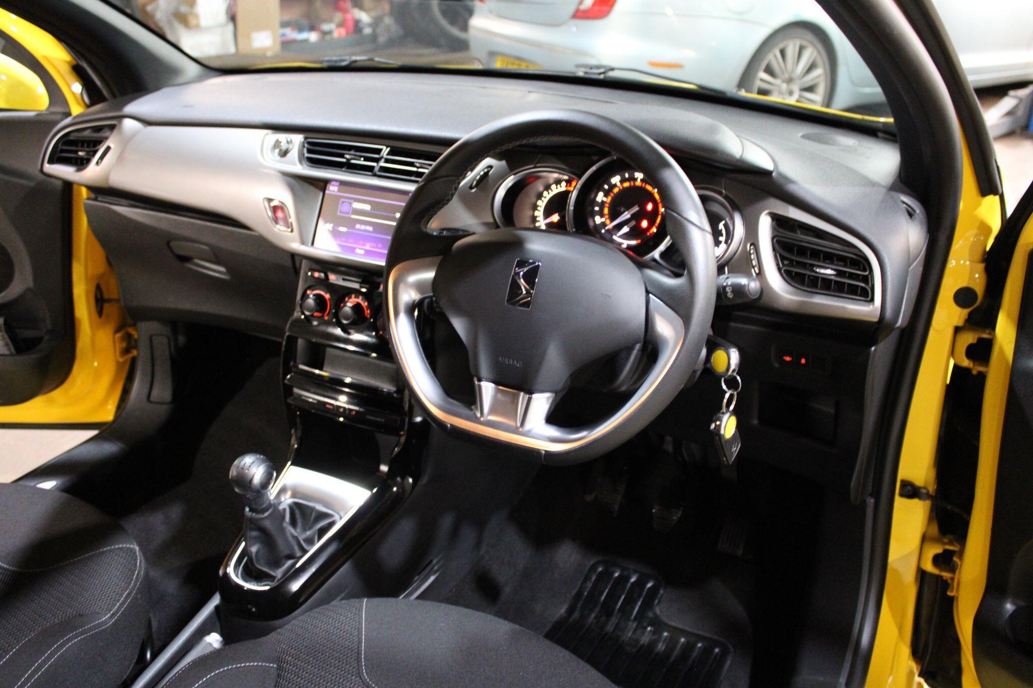 DS AUTOMOBILES DS 3 - Image 2