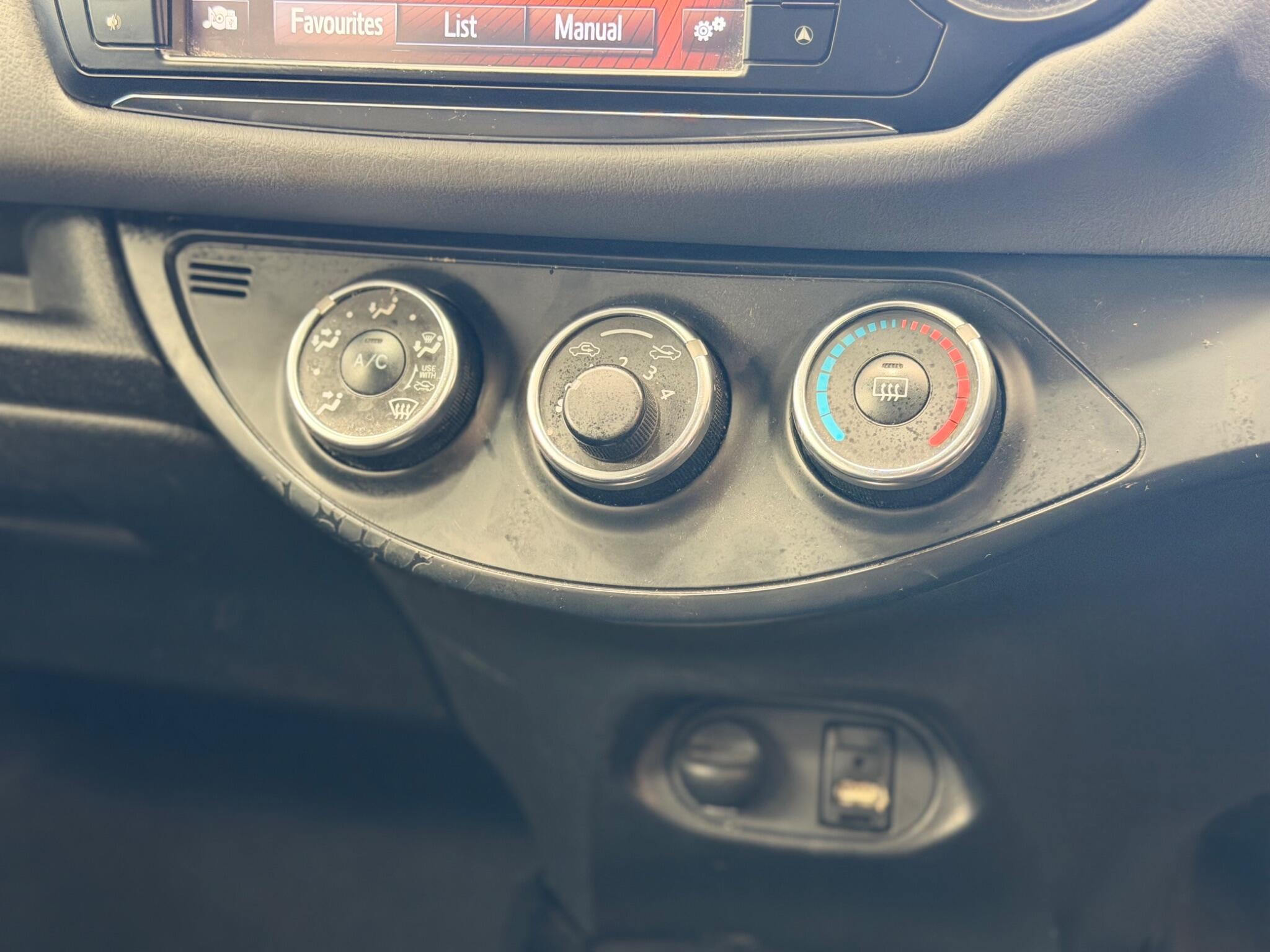 Toyota Yaris - Image 24