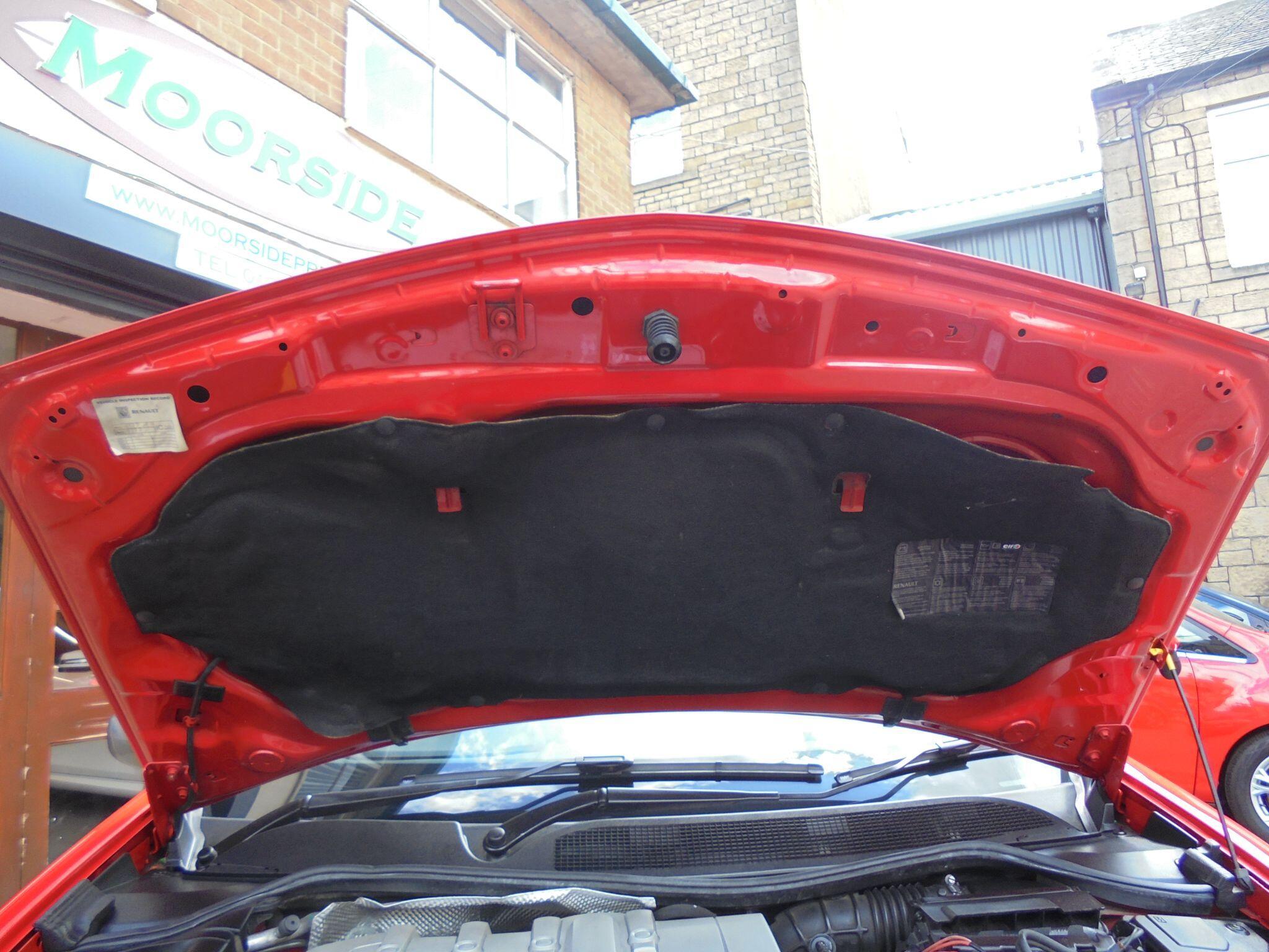 Renault Megane - Image 14