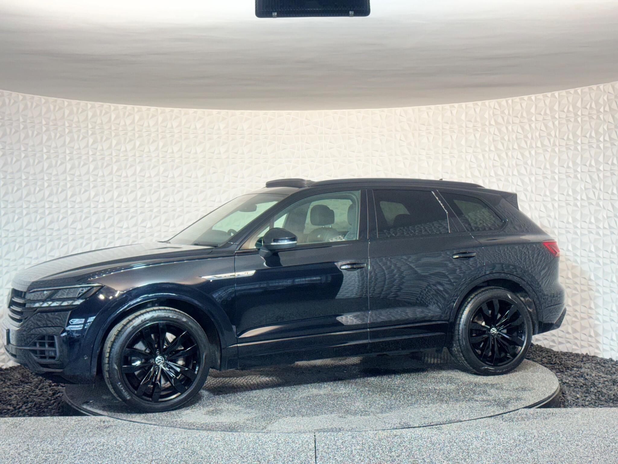 Volkswagen Touareg - Image 7