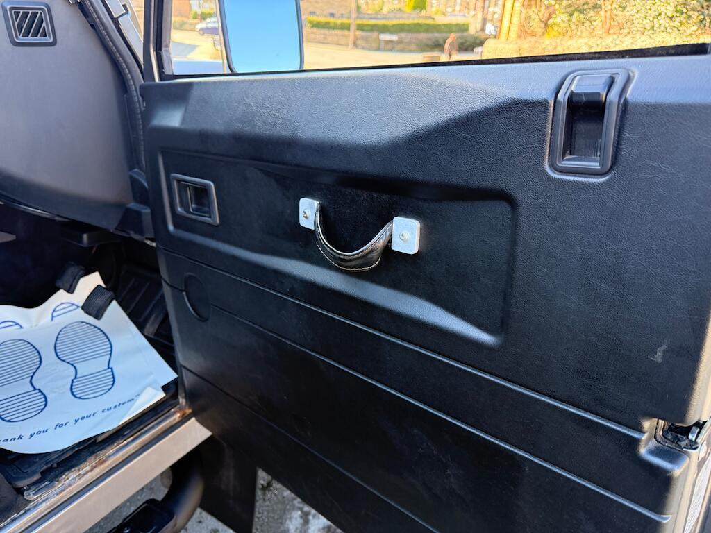 Land Rover Defender 110 - Image 58