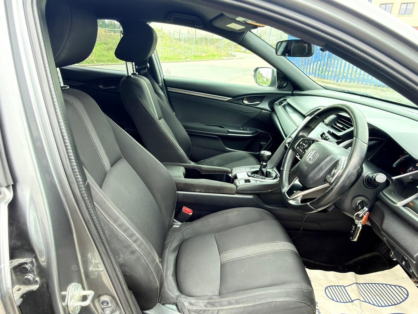 Honda Civic - Image 21