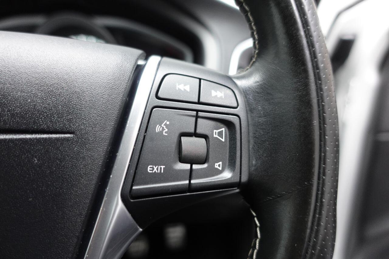 Volvo V40 - Image 30