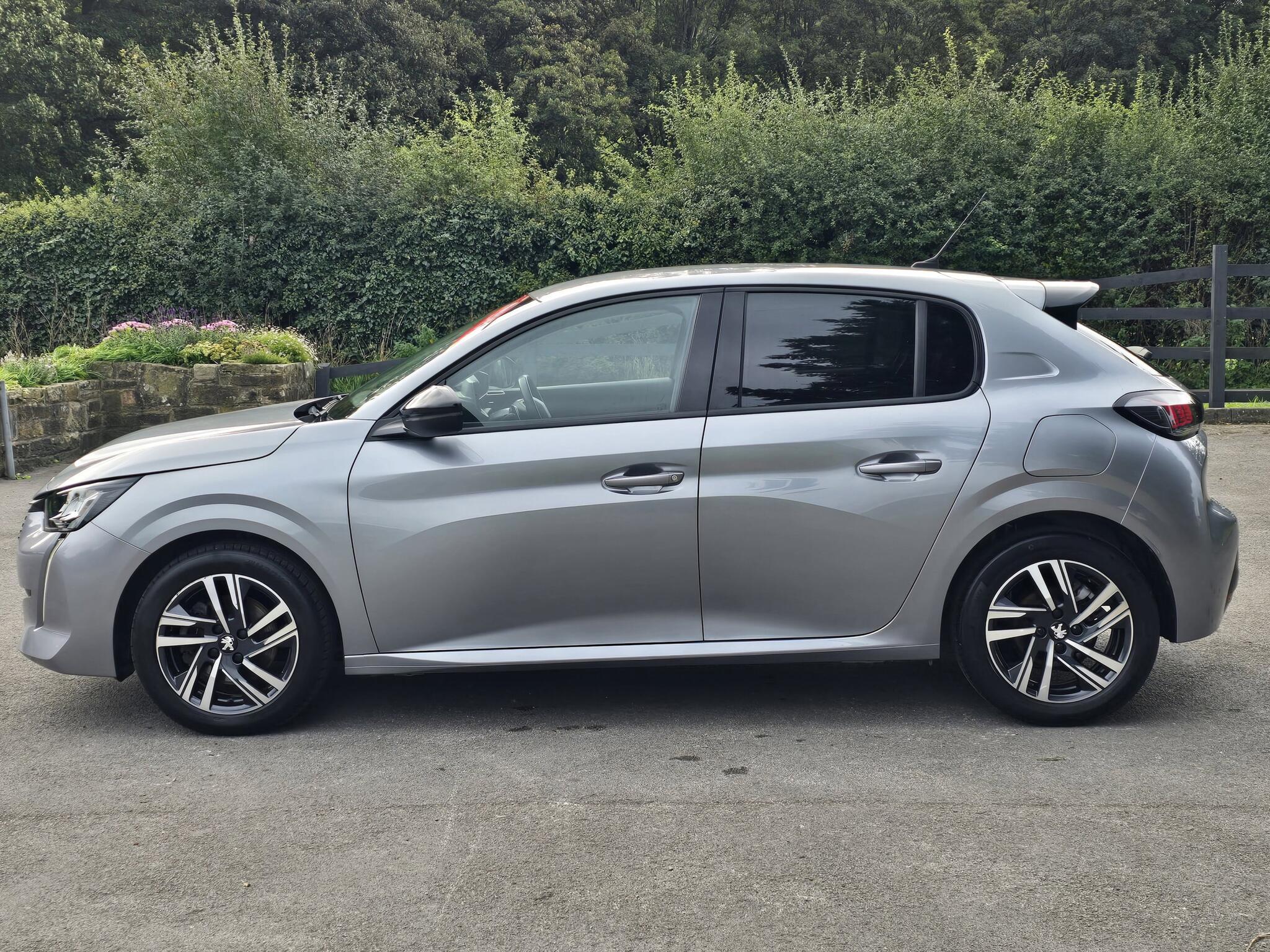 Peugeot 208 - Image 13