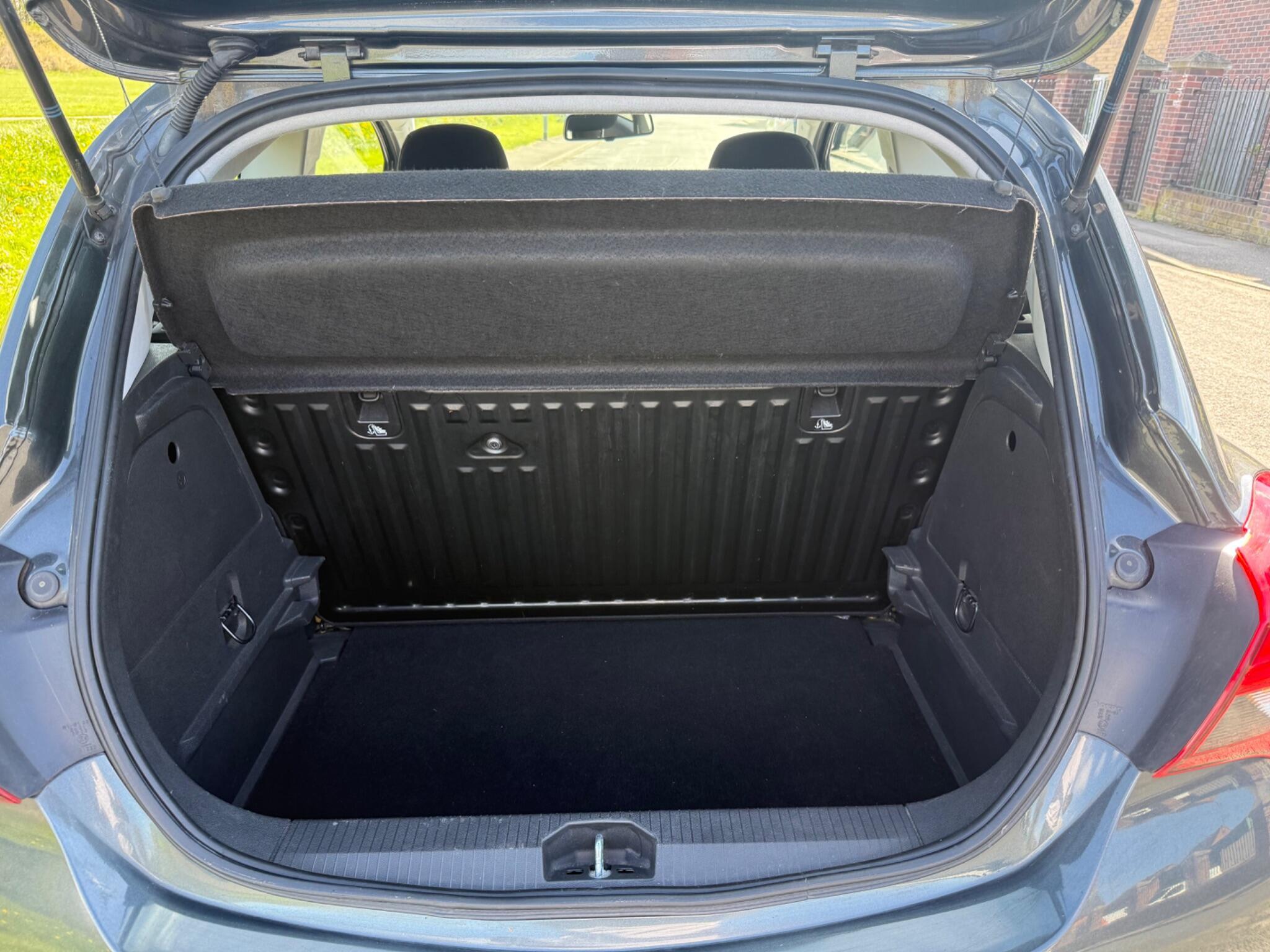 Vauxhall Corsa - Image 10