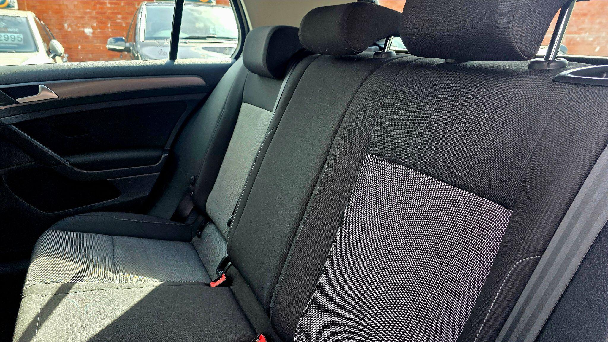 Volkswagen Golf - Image 16