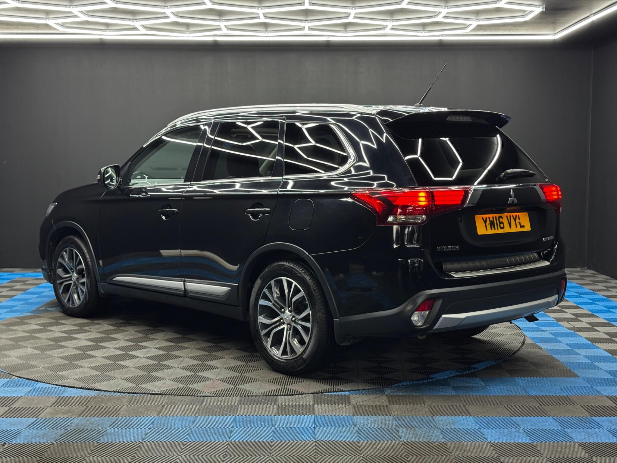 Mitsubishi Outlander - Image 7