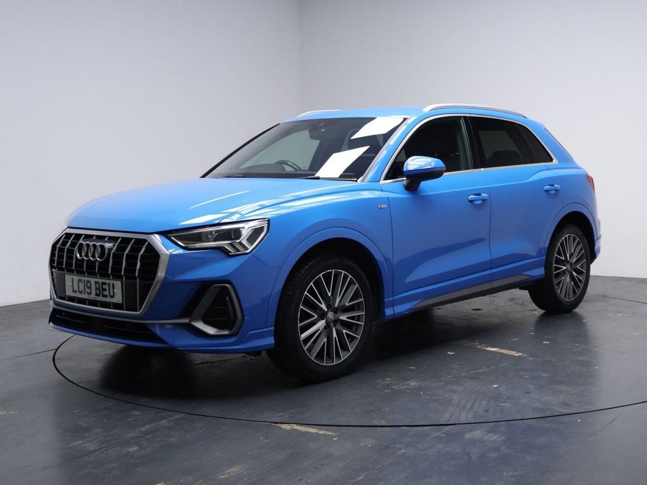 Audi Q3 - Image 6