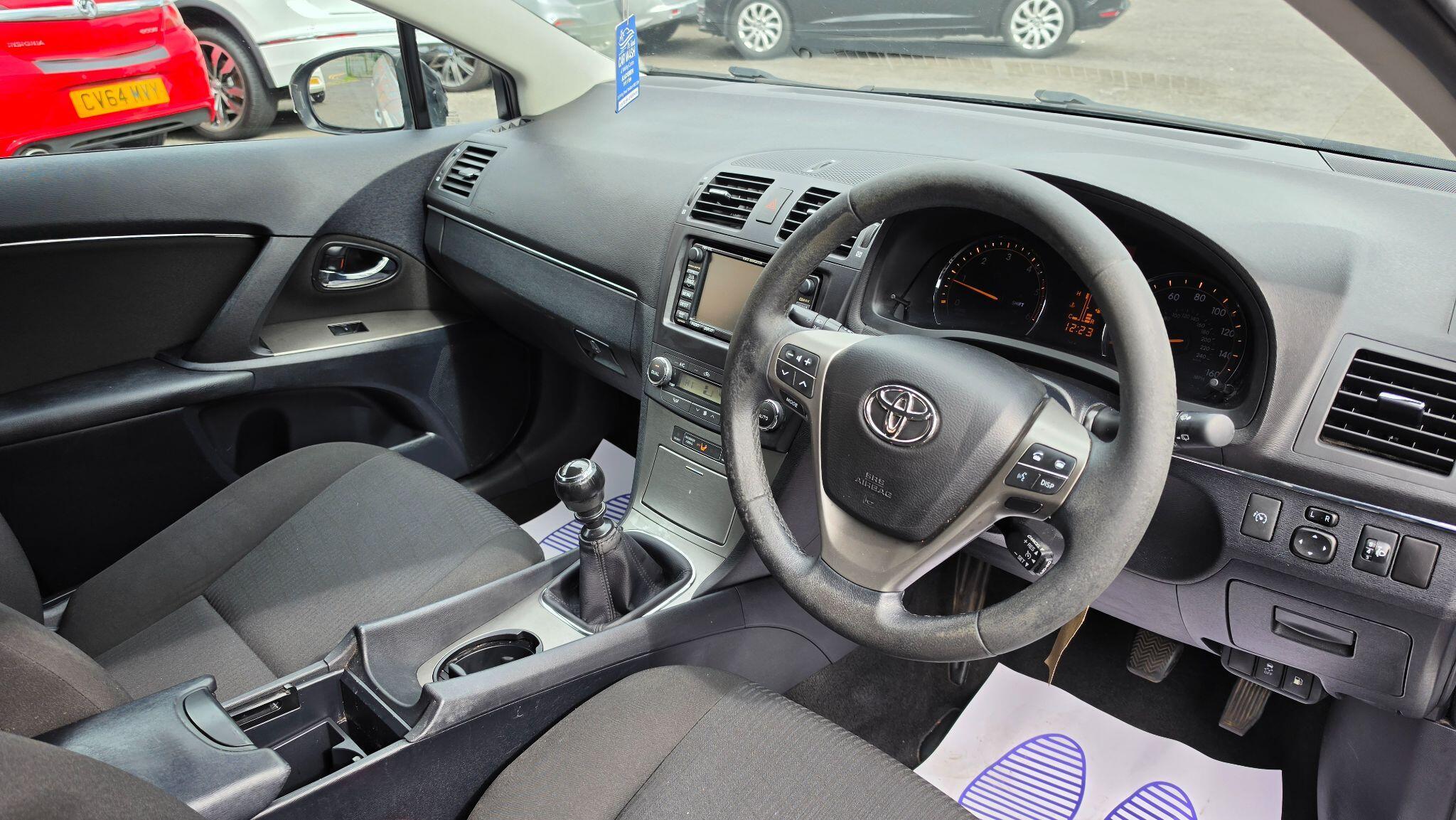 Toyota Avensis - Image 9