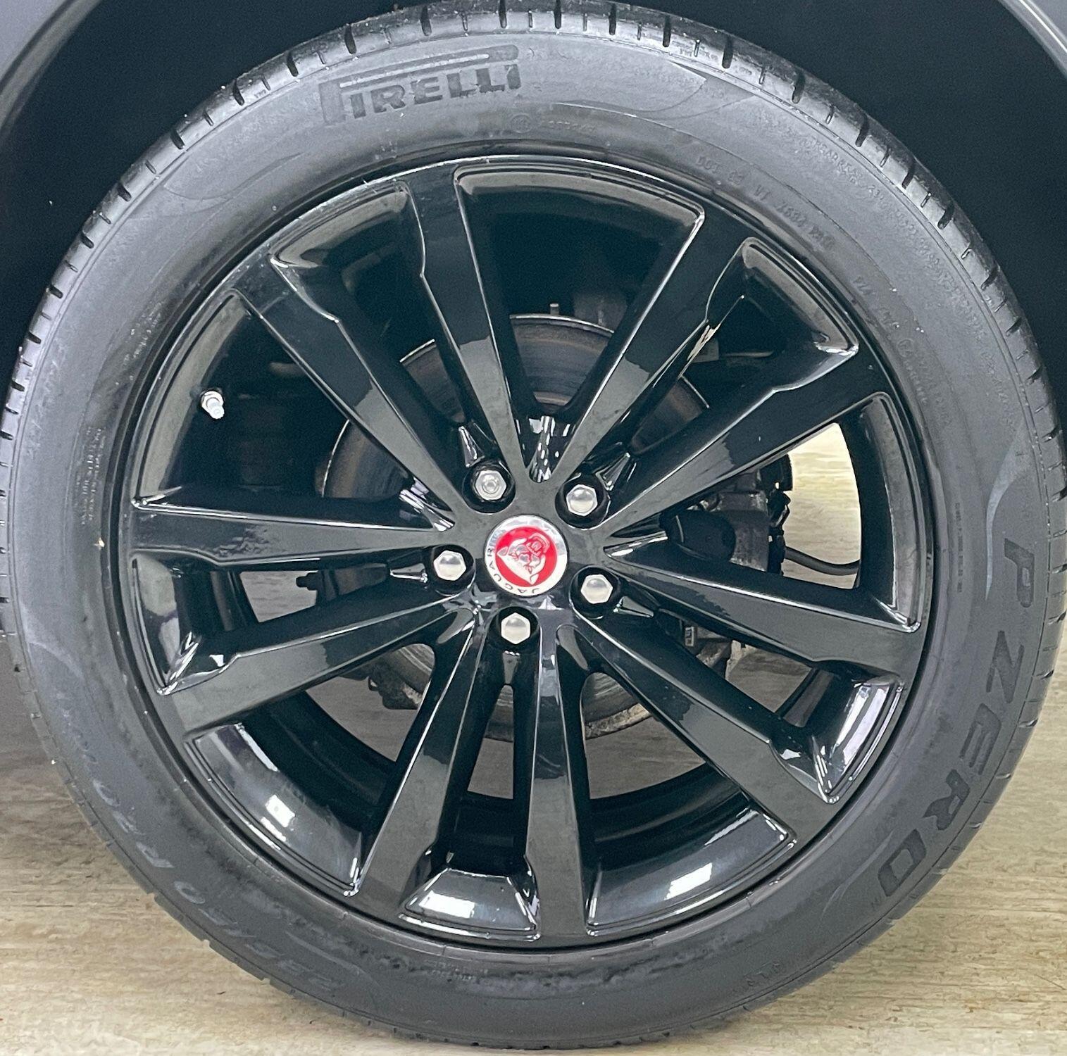 Jaguar E-Pace - Image 17