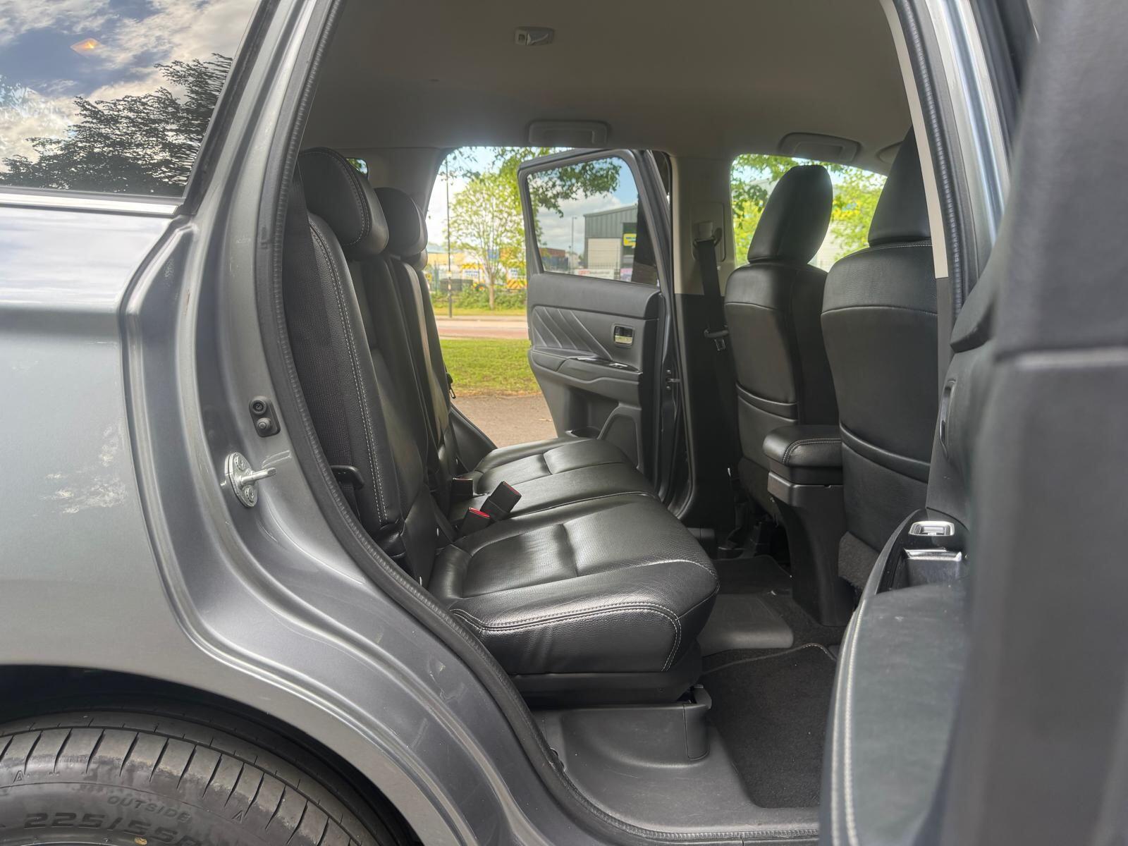 Mitsubishi Outlander - Image 16