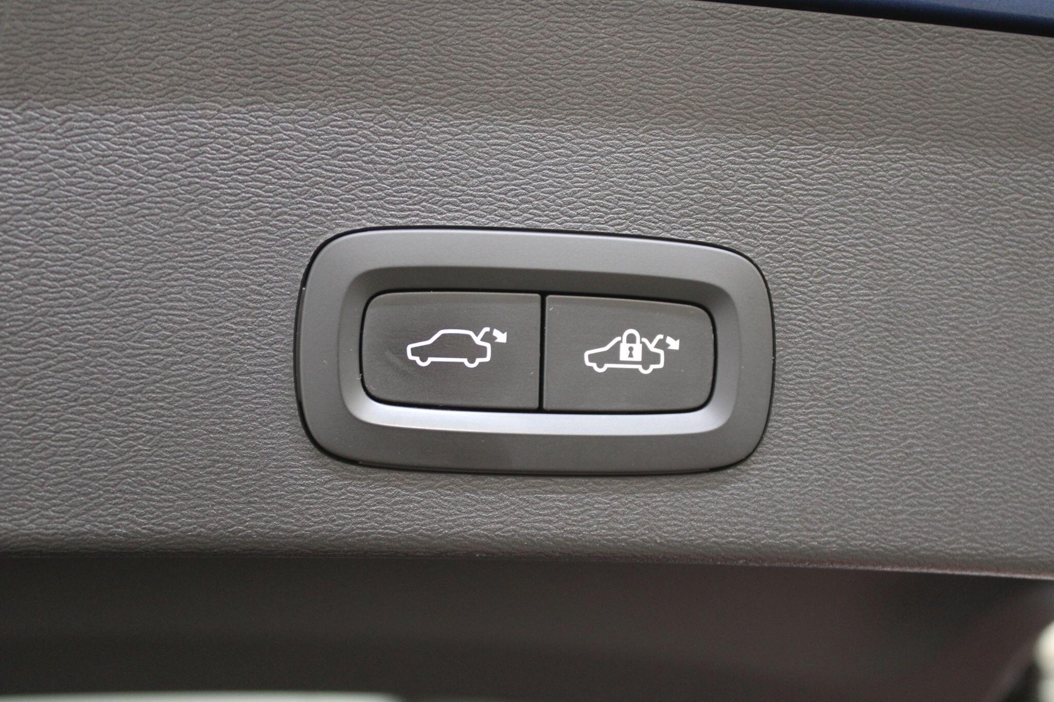 Volvo XC40 - Image 17