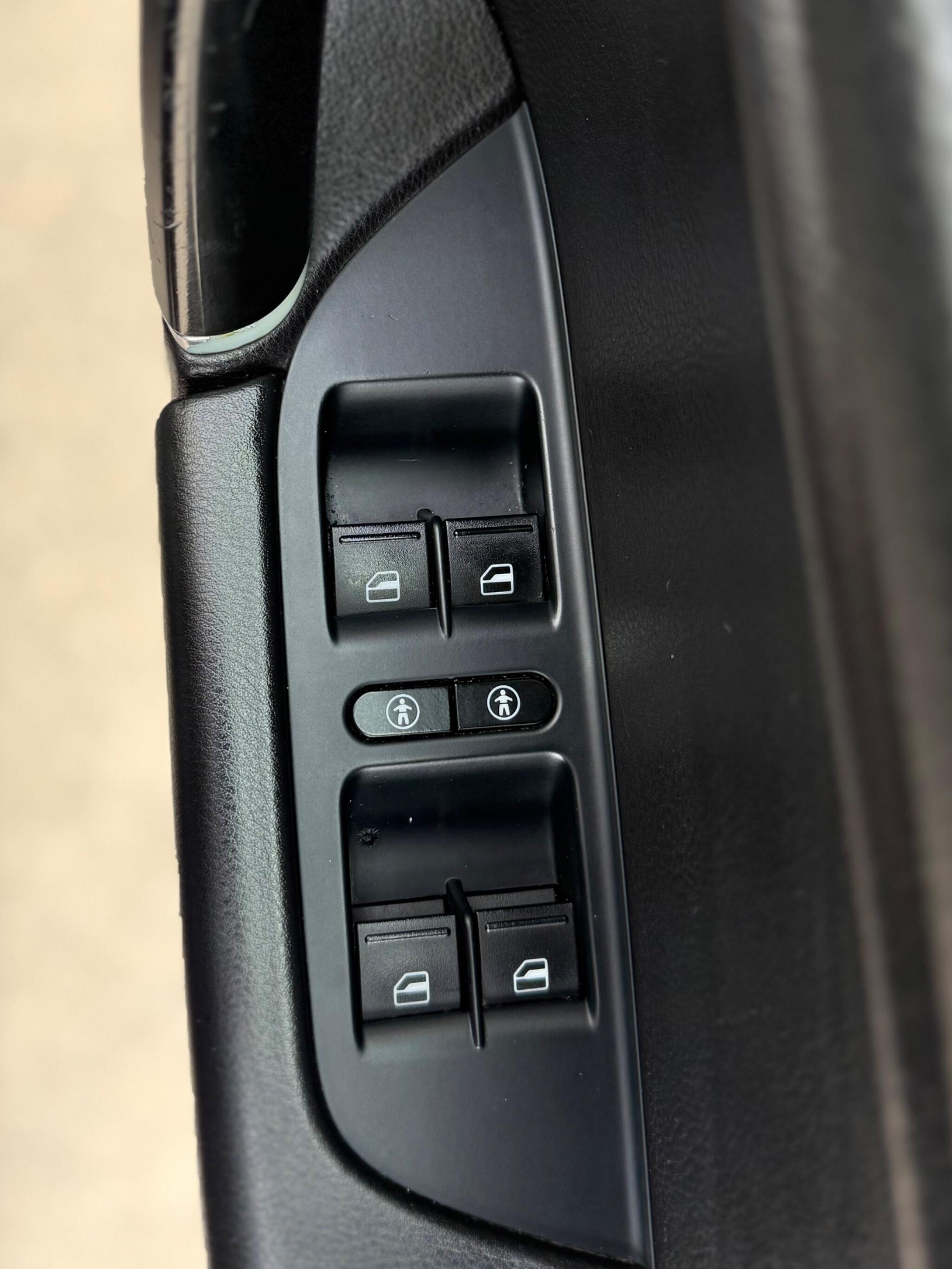 Volkswagen Touareg - Image 46