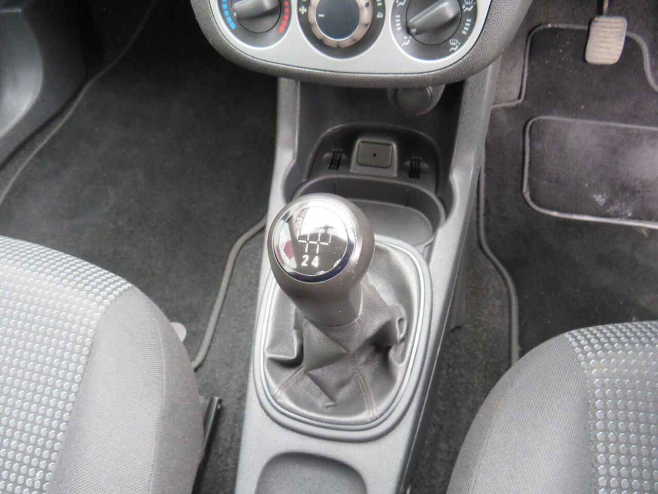 Vauxhall Corsa - Image 15