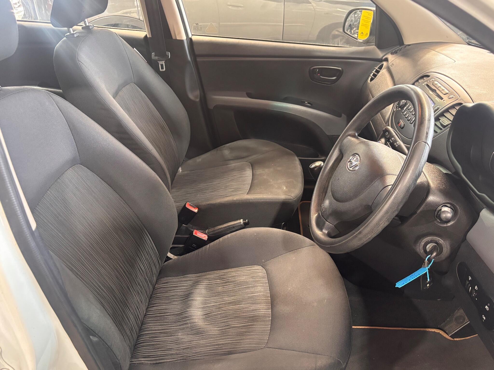 Hyundai i10 - Image 17