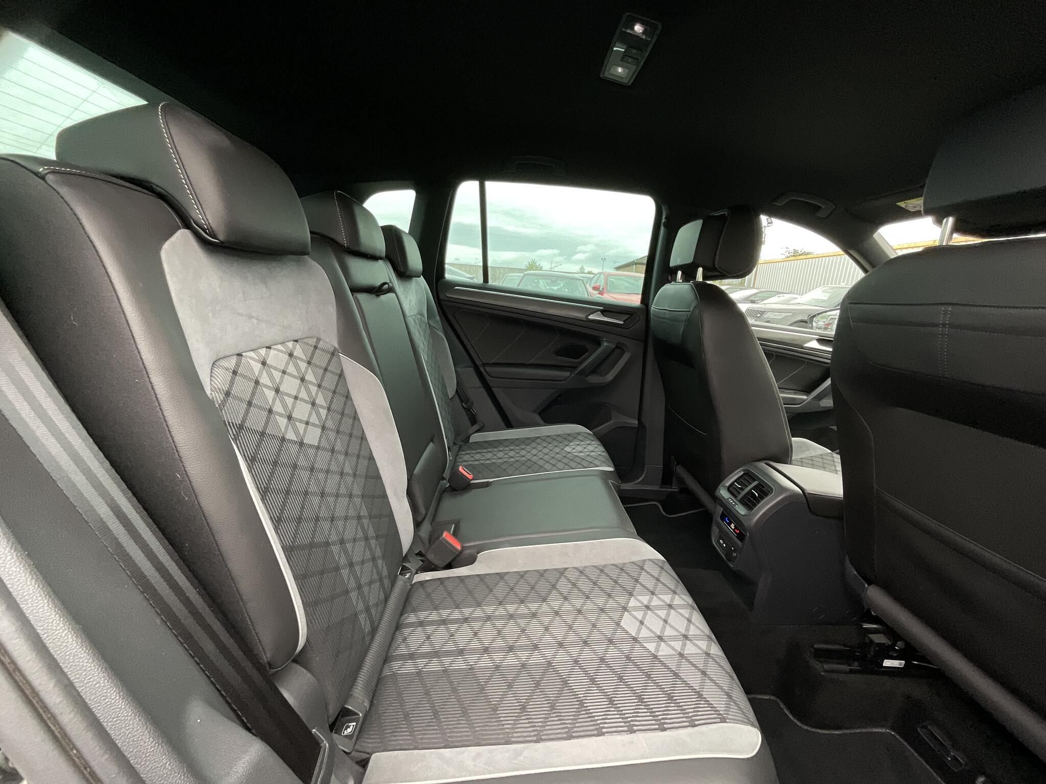 Volkswagen Tiguan - Image 12