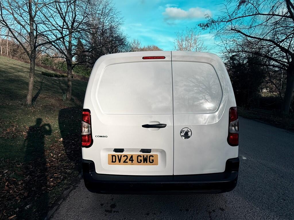 Vauxhall Combo - Image 4