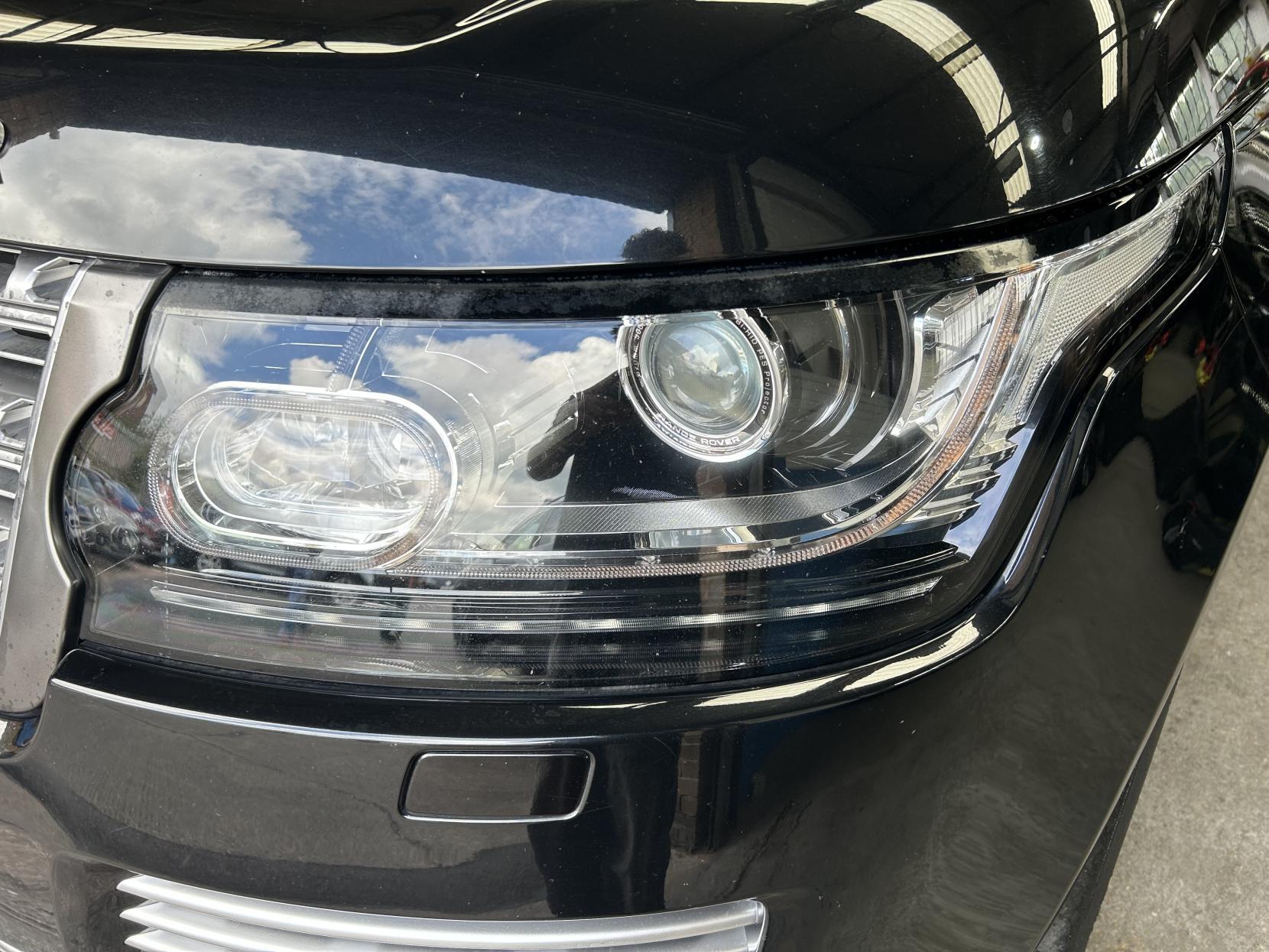 Land Rover Range Rover - Image 9