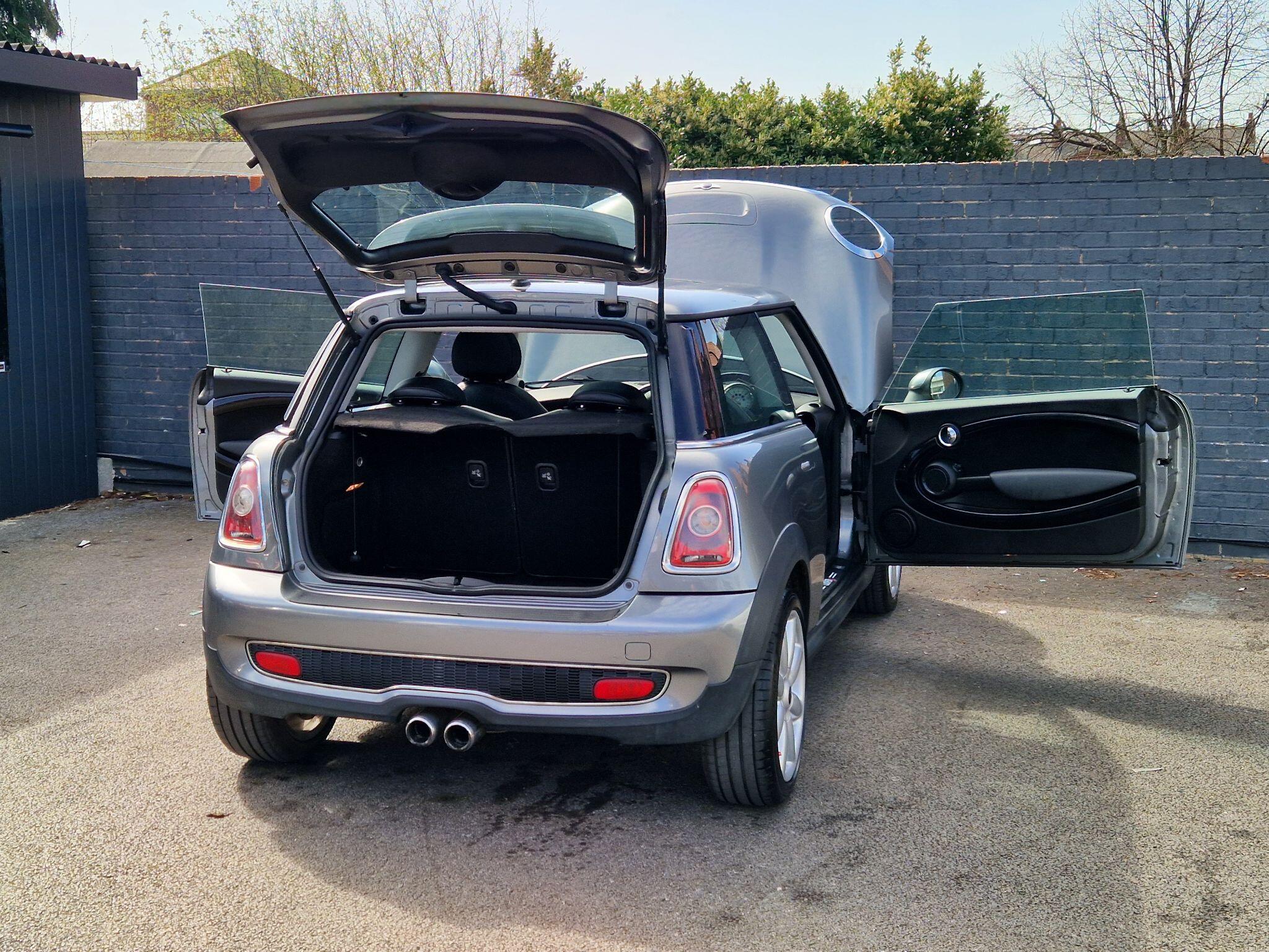 MINI Hatch - Image 21