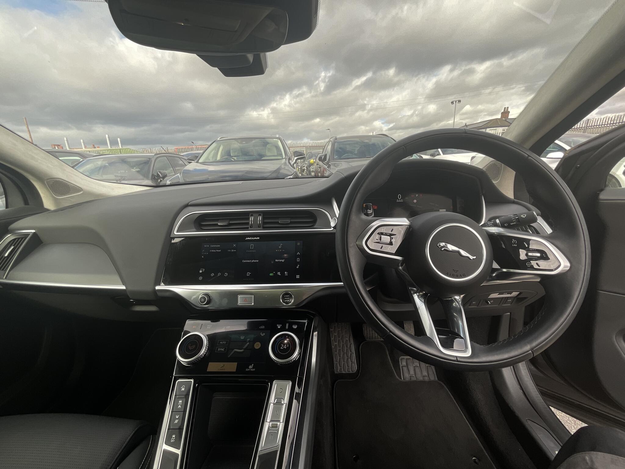 Jaguar I-Pace - Image 19